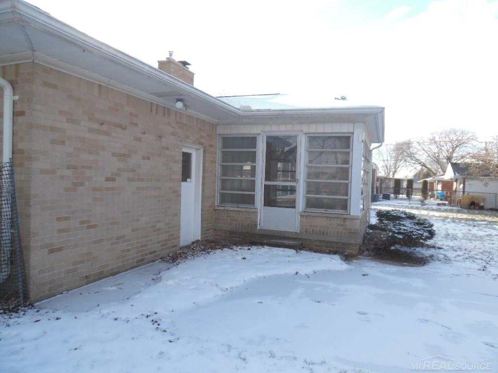 8165 Bernice Center Line, MI 48015 - Photo 4 of 28 Gallery Image 4
