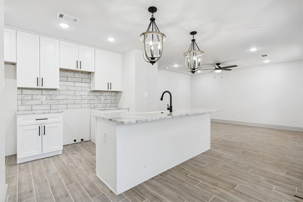 5637 Mesa Loop Granbury, TX 76048 - Photo 12 of 40