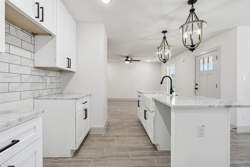 5637 Mesa Loop Granbury, TX 76048 - Photo 18 of 40