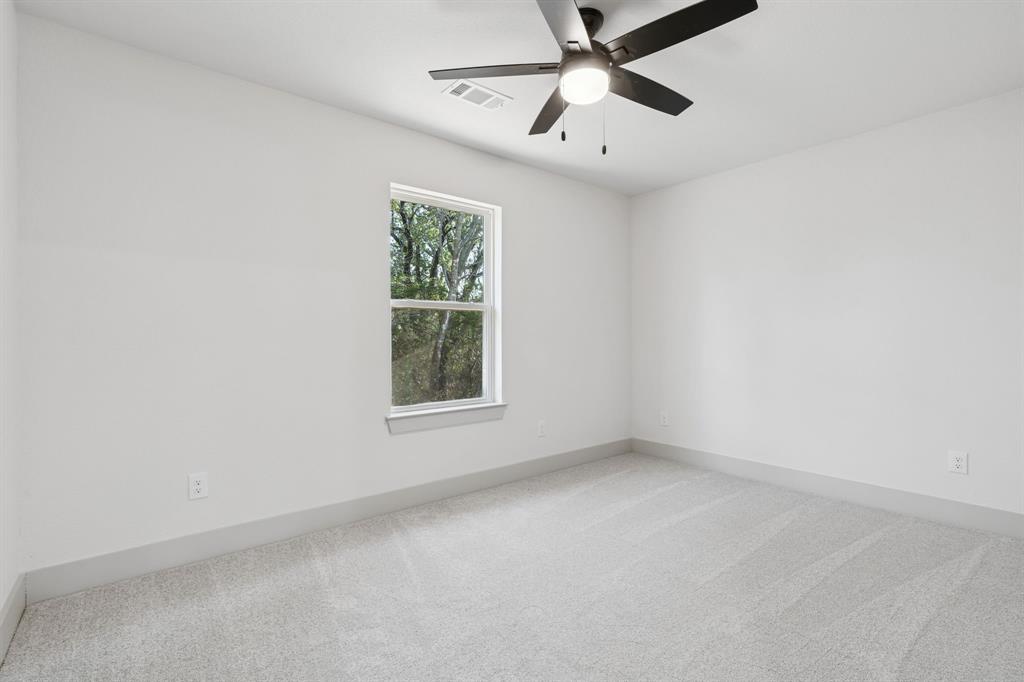 5637 Mesa Loop Granbury, TX 76048 - Photo 32 of 40