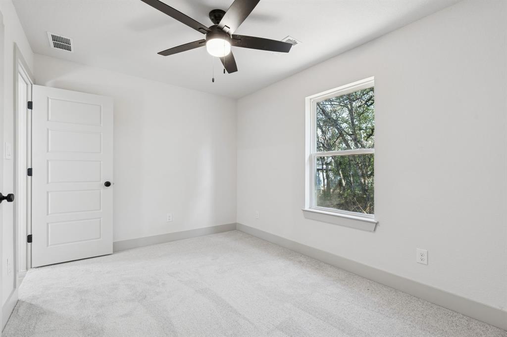 5637 Mesa Loop Granbury, TX 76048 - Photo 35 of 40