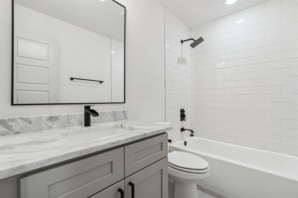 5637 Mesa Loop Granbury, TX 76048 - Photo 36 of 40