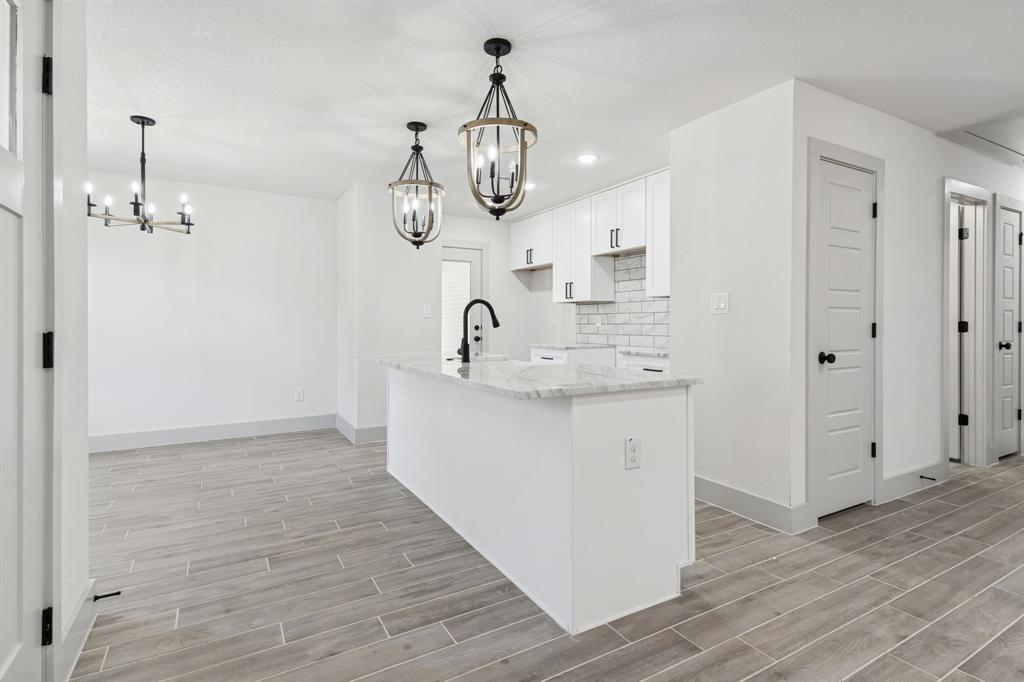 5637 Mesa Loop Granbury, TX 76048 - Photo 9 of 40