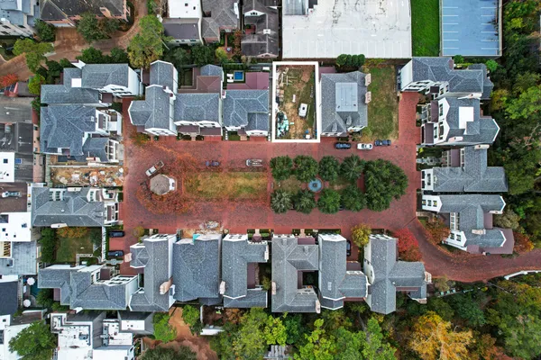 $650,000 | 28 Audubon Hollow Lane, Houston, TX 77027
