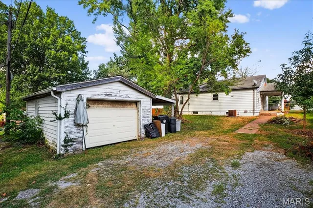 $82,500 | 605 North 17th Street, Belleville, IL 62226