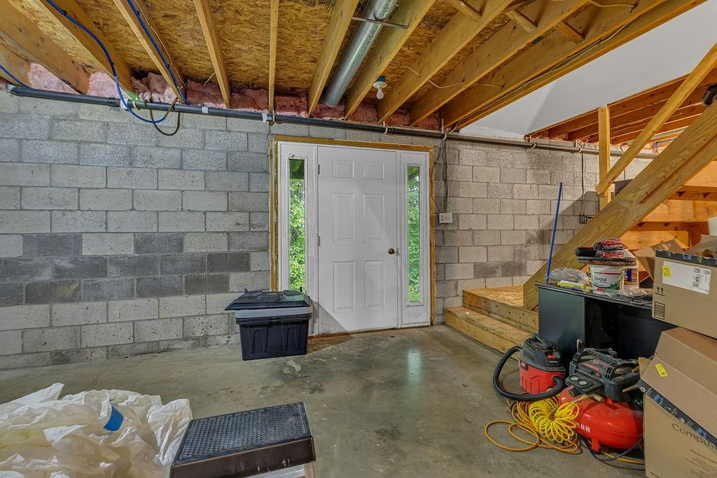 6014 Forest Drive Monaca, PA 15061 - Photo 23 of 32 a living room with furniture and a wooden floor