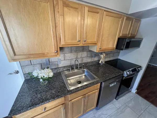 $2,200 | 4500 South Four Mile Run Drive, Unit 133, Arlington, VA 22204