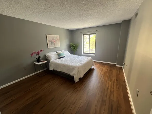 $2,200 | 4500 South Four Mile Run Drive, Unit 133, Arlington, VA 22204