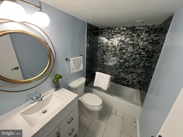 $2,200 | 4500 South Four Mile Run Drive, Unit 133, Arlington, VA 22204