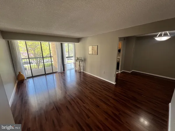$2,200 | 4500 South Four Mile Run Drive, Unit 133, Arlington, VA 22204