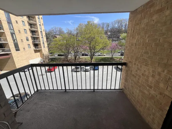 $2,200 | 4500 South Four Mile Run Drive, Unit 133, Arlington, VA 22204