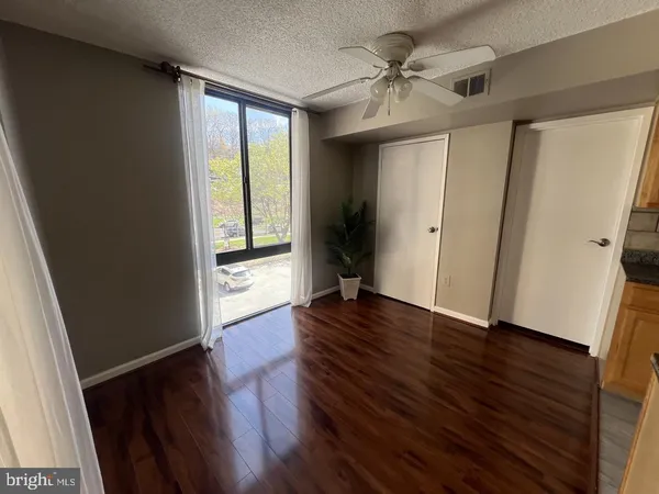 $2,200 | 4500 South Four Mile Run Drive, Unit 133, Arlington, VA 22204