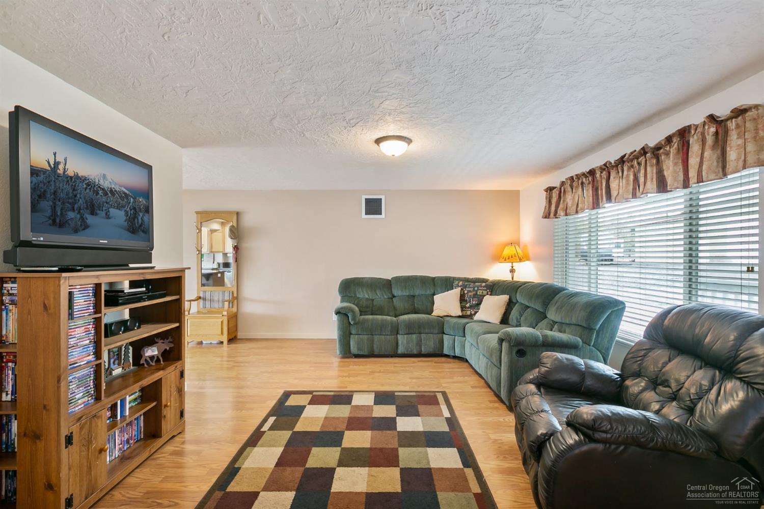 9941 South W Riggs Road Powell Butte, OR 97753 - Photo 9 of 24 Additional Photo