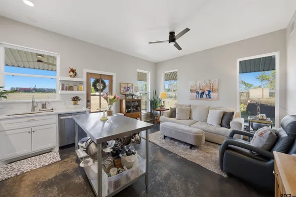 $1,350,000 | 7335 County Road 4710, Larue, TX 75770