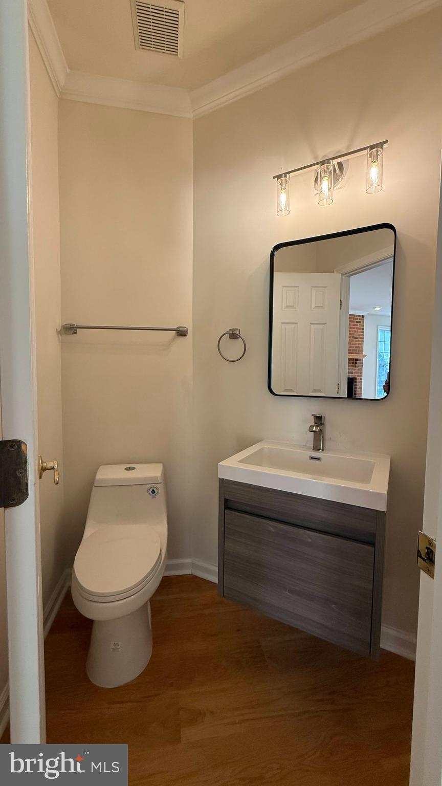 500 Roland Street Southwest Vienna, VA 22180 - Photo 11 of 43 Gallery Image 11
