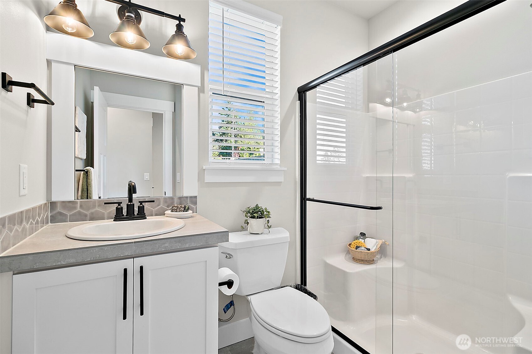 20904 99th Place South Kent, WA 98031 - Photo 5 of 38