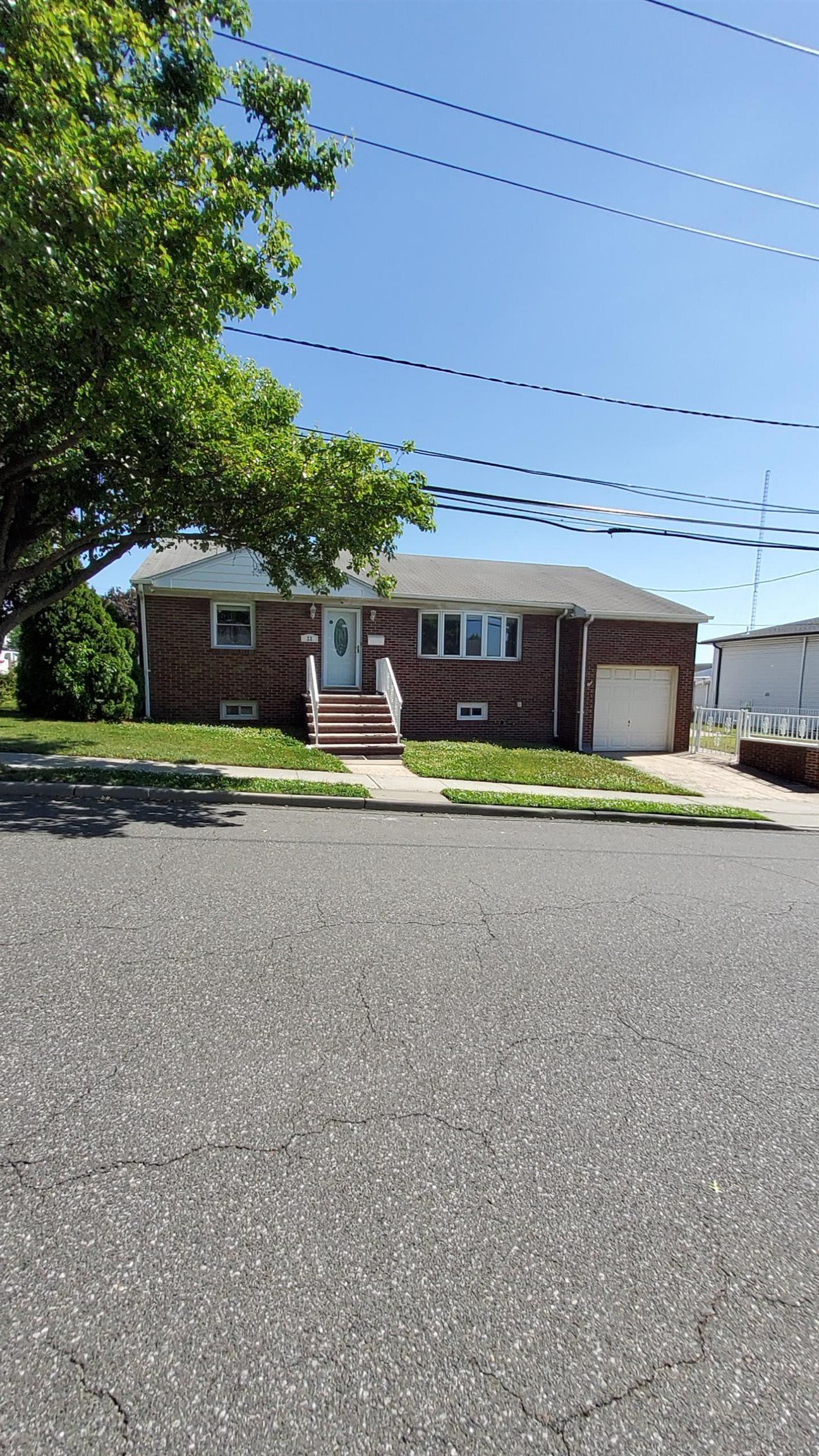 23 Arn Terrace Secaucus, NJ 07094 - Photo 4 of 22