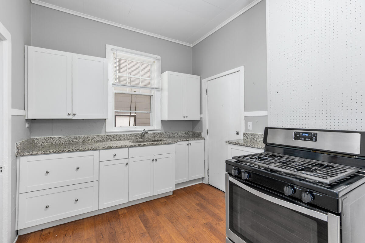 613-615 Davis Street Kalamazoo, MI 49007 - Photo 14 of 36 IMG_1012