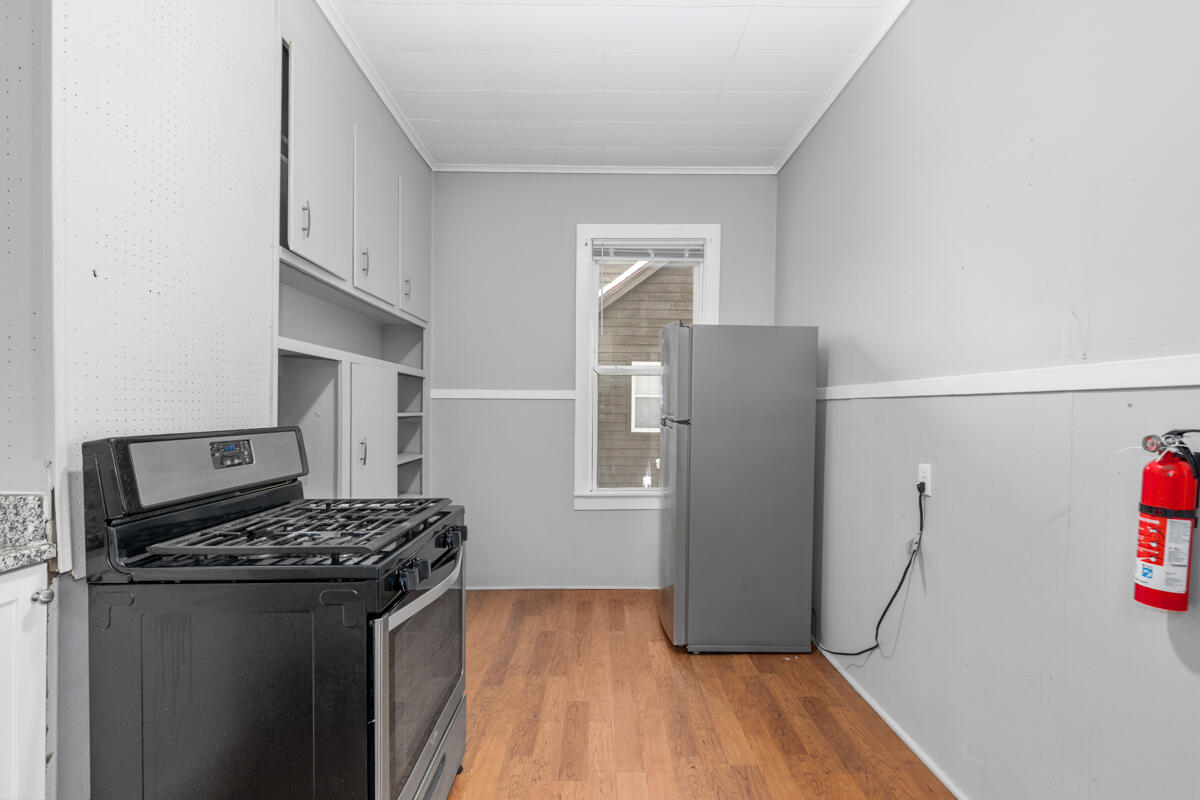 613-615 Davis Street Kalamazoo, MI 49007 - Photo 15 of 36 IMG_1013