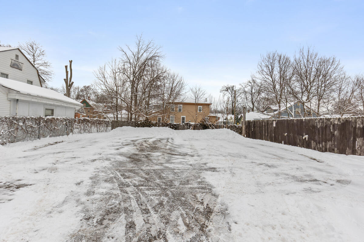 613-615 Davis Street Kalamazoo, MI 49007 - Photo 33 of 36 IMG_1032