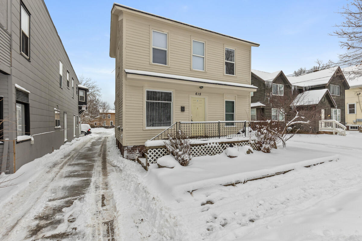 613-615 Davis Street Kalamazoo, MI 49007 - Photo 5 of 36 IMG_1003