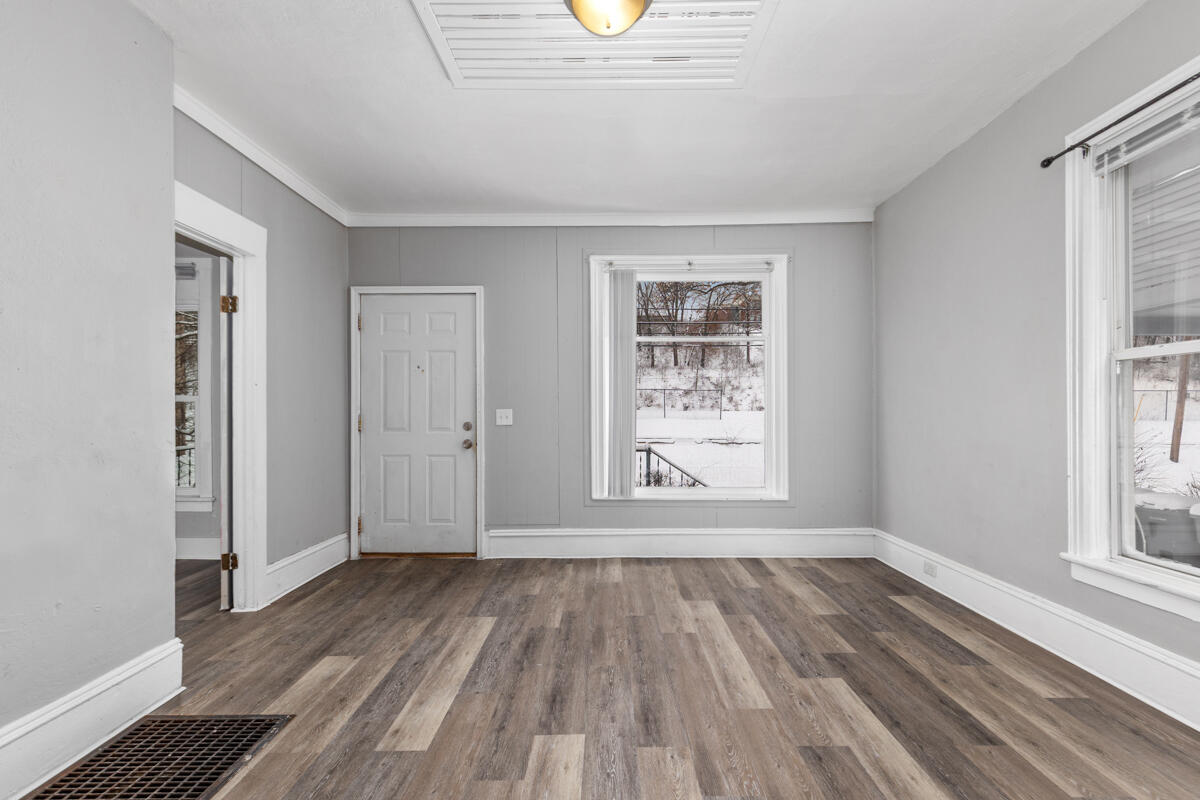 613-615 Davis Street Kalamazoo, MI 49007 - Photo 8 of 36 IMG_1006