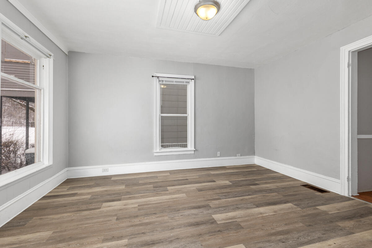 613-615 Davis Street Kalamazoo, MI 49007 - Photo 9 of 36 IMG_1007