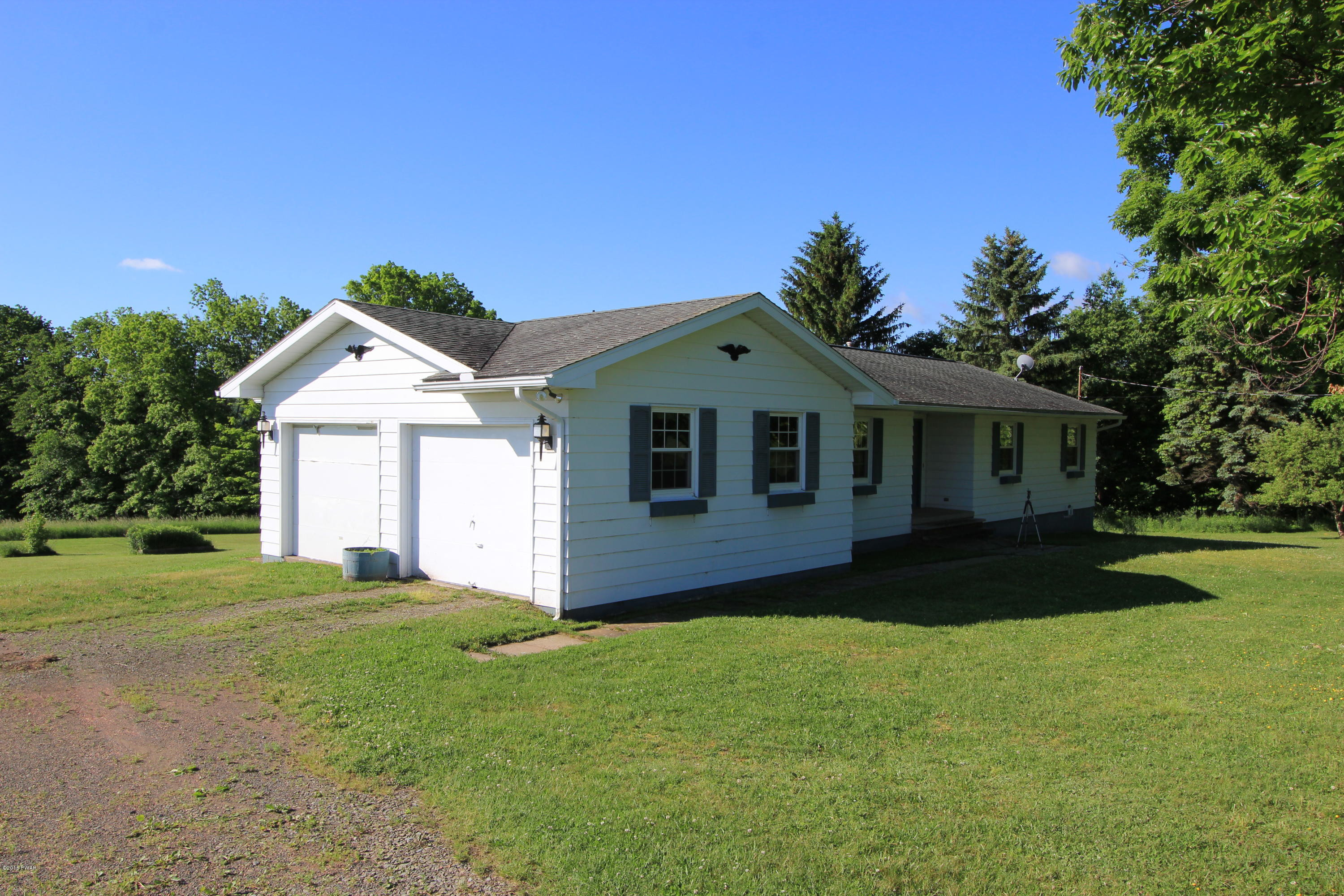 43 Bortree Road Moscow, PA 18444 - Photo 4 of 27 Road Side