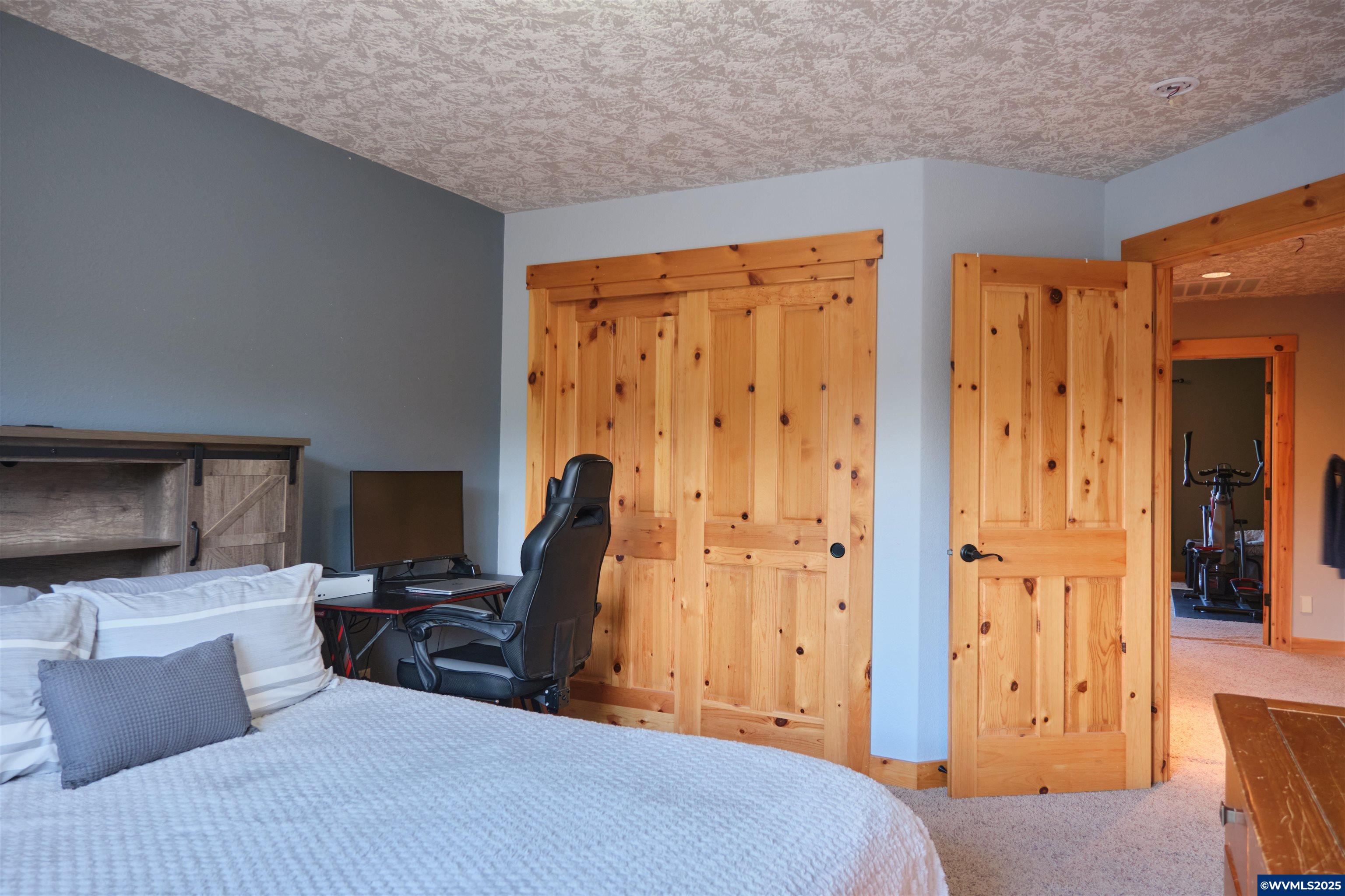 222 Southeast Whitten Road Mill City, OR 97360 - Photo 24 of 50