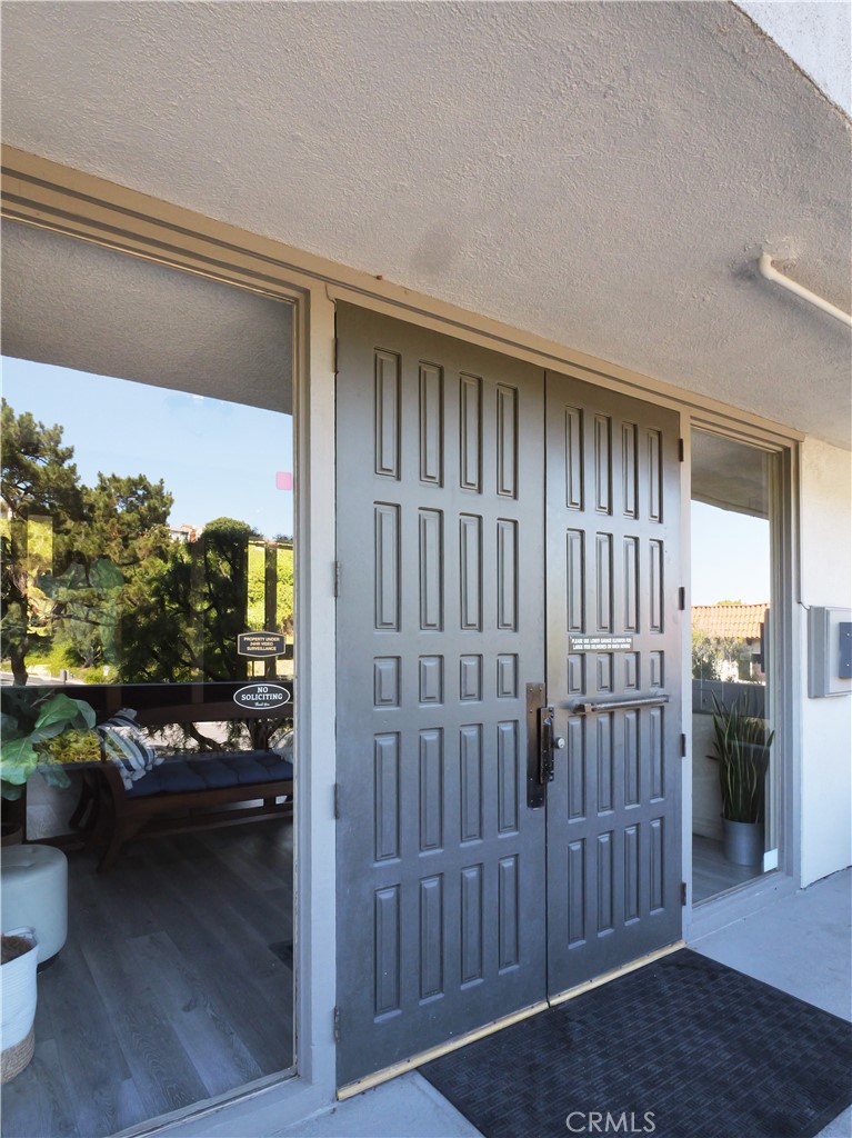 28121 Highridge Road, Unit 311 Rancho Palos Verdes, CA 90275 - Photo 24 of 25 a view of a porch