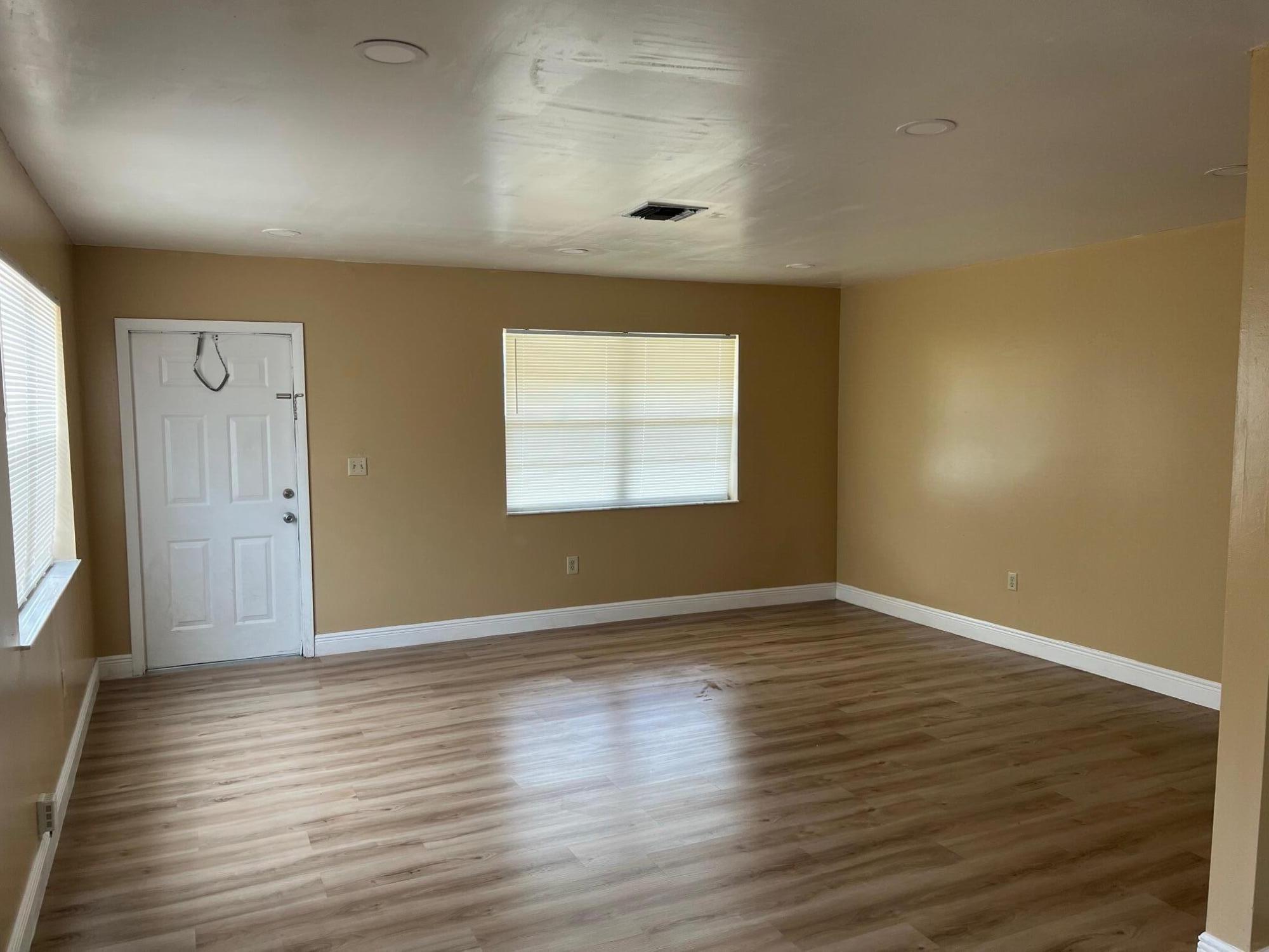 2314 Harding Street, Unit A Hollywood, FL 33020 - Photo 9 of 12 IMG_9995