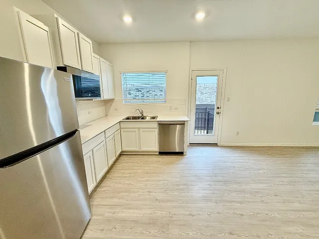 $2,595 | 1724 Four Waters Loop, Georgetown, TX 78628