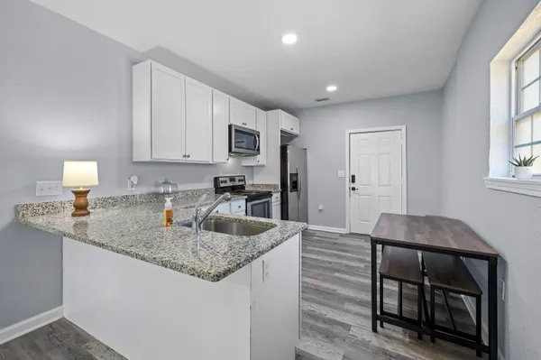 $1,500 | 802 Old Bainbridge Road, Tallahassee, FL 32303