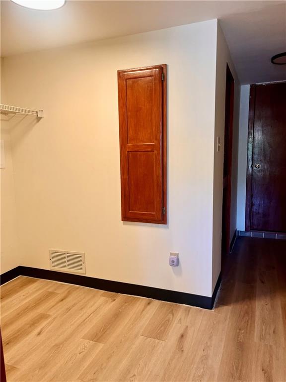 1419 Martin Road Tarentum, PA 15084 - Photo 13 of 31 a view of a hallway
