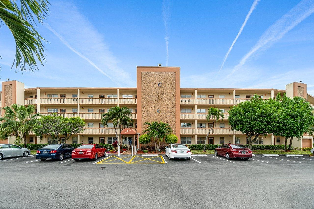 1049 Newcastle A Boca Raton, FL 33434 - Photo 2 of 19 001-1049NewcastleC-BocaRaton-FL-33434-SM