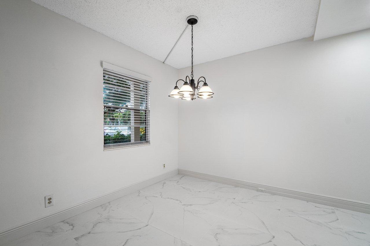 1049 Newcastle A Boca Raton, FL 33434 - Photo 5 of 19 006-1049NewcastleC-BocaRaton-FL-33434-SM
