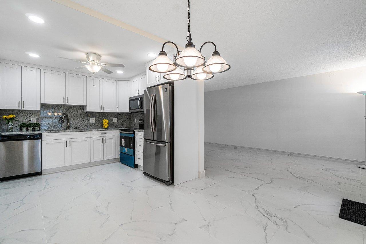 1049 Newcastle A Boca Raton, FL 33434 - Photo 6 of 19 007-1049NewcastleC-BocaRaton-FL-33434-SM