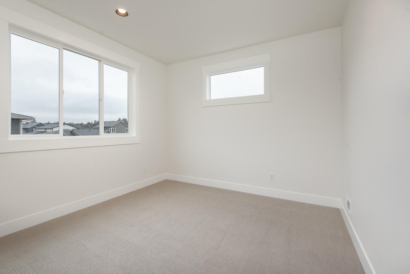 20506 Murphy Road, Unit LOT 42 Bend, OR 97702 - Photo 28 of 33 Guest Bedroom #1