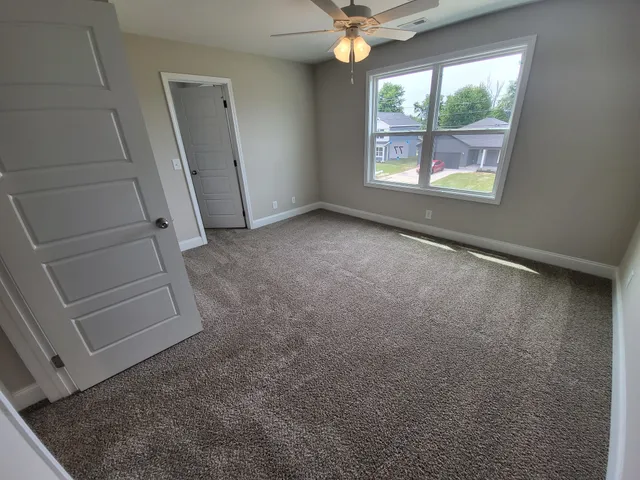 $1,925 | 201 King Road, Clarksville, TN 37042