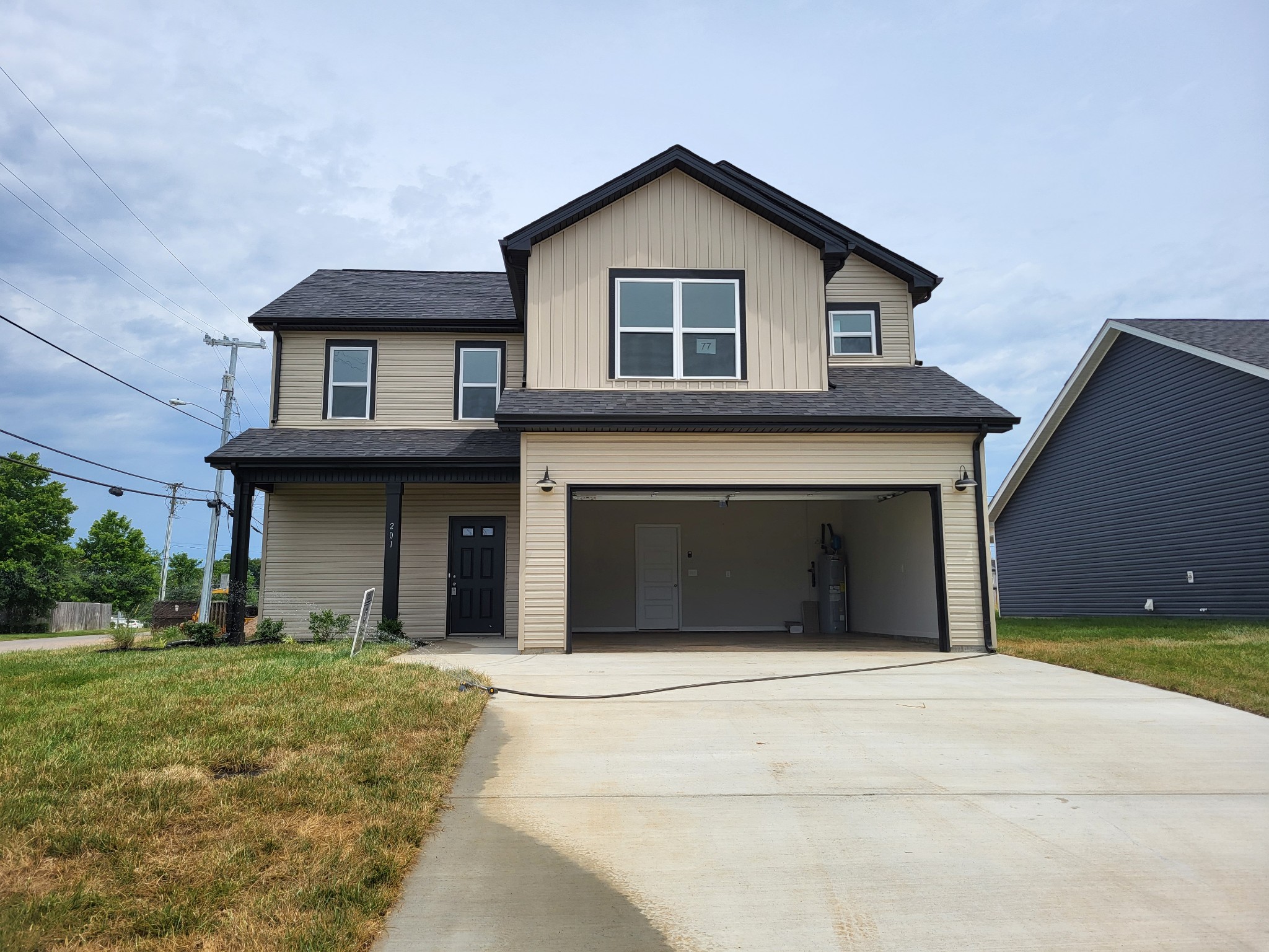 201 King Road Clarksville, TN 37042 - Photo 2 of 26 a house that has a window in front of it