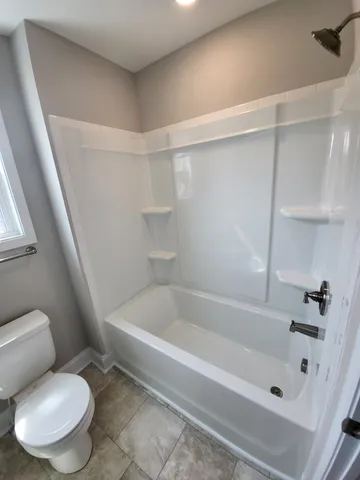 $1,925 | 201 King Road, Clarksville, TN 37042