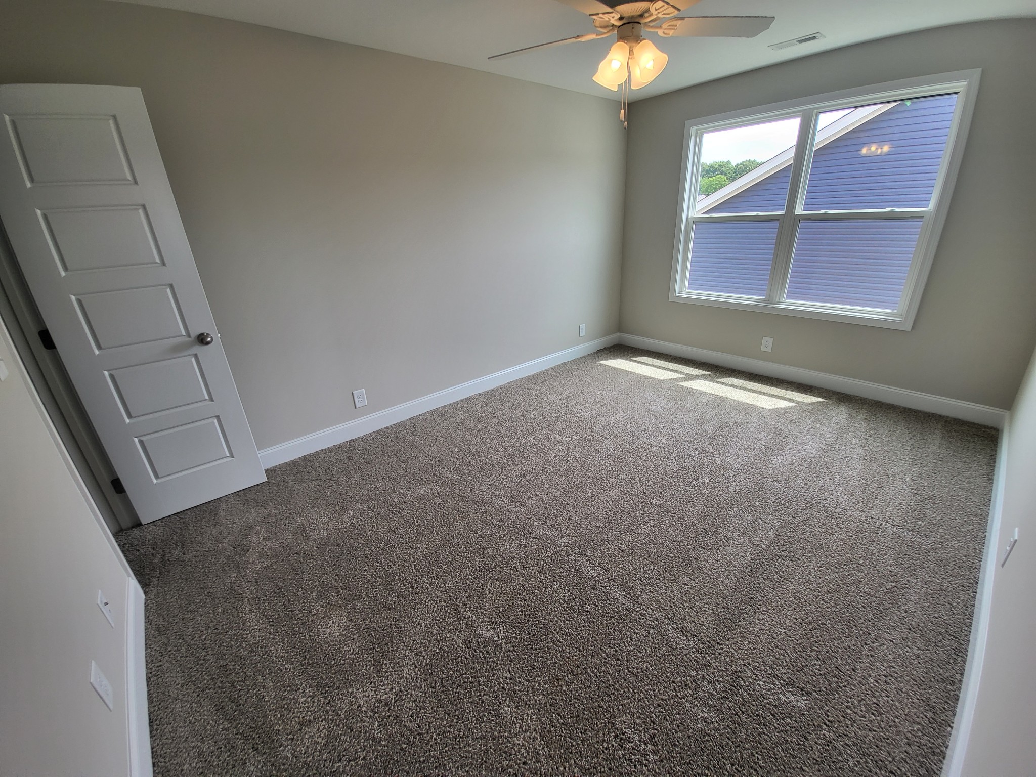 201 King Road Clarksville, TN 37042 - Photo 24 of 26 an empty room with a empty space and window