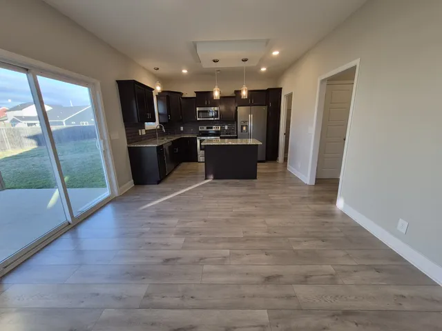 $1,895 | 201 King Road, Clarksville, TN 37042