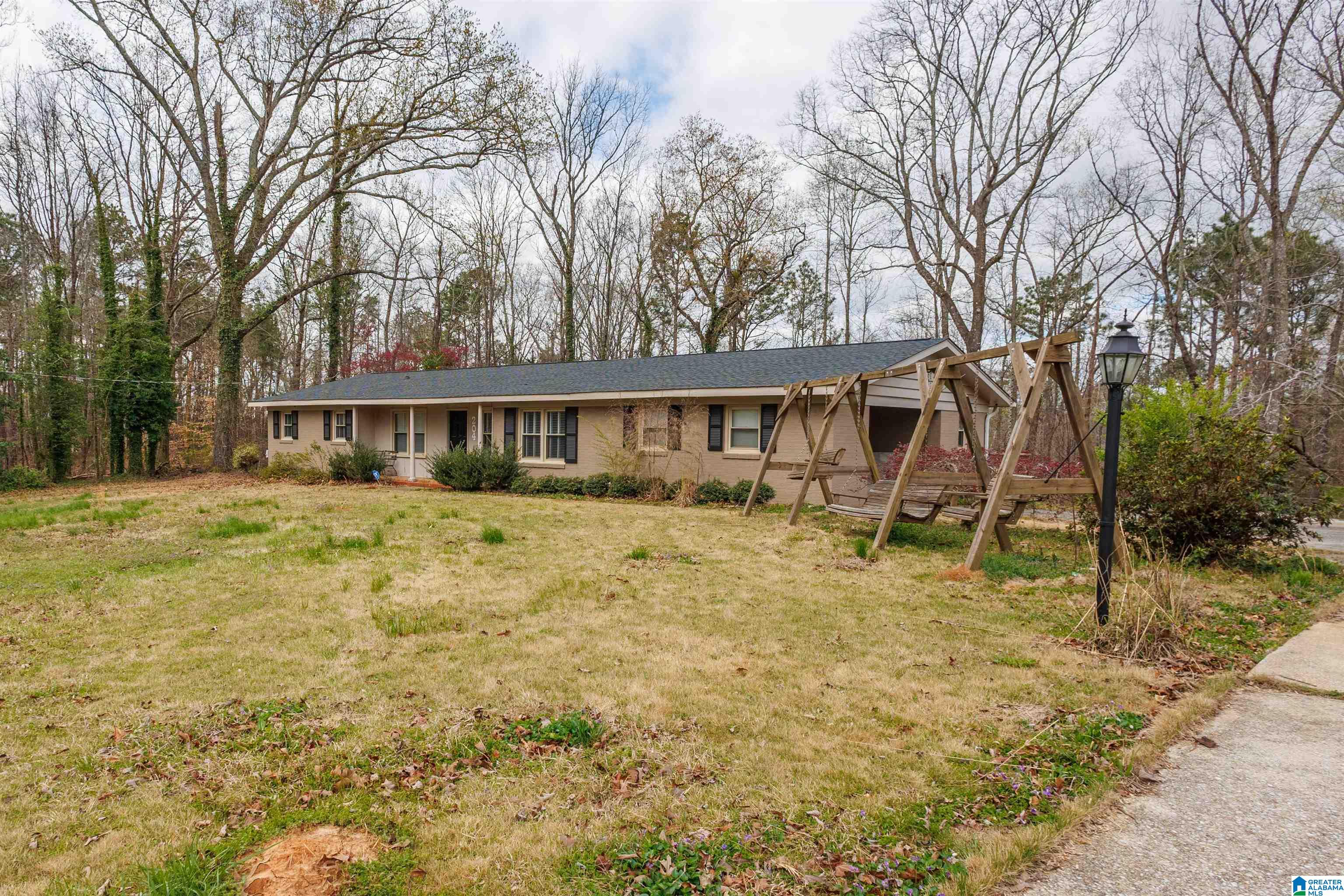 204 Dogwood Road Sylacauga, AL 35150 - Photo 2 of 23