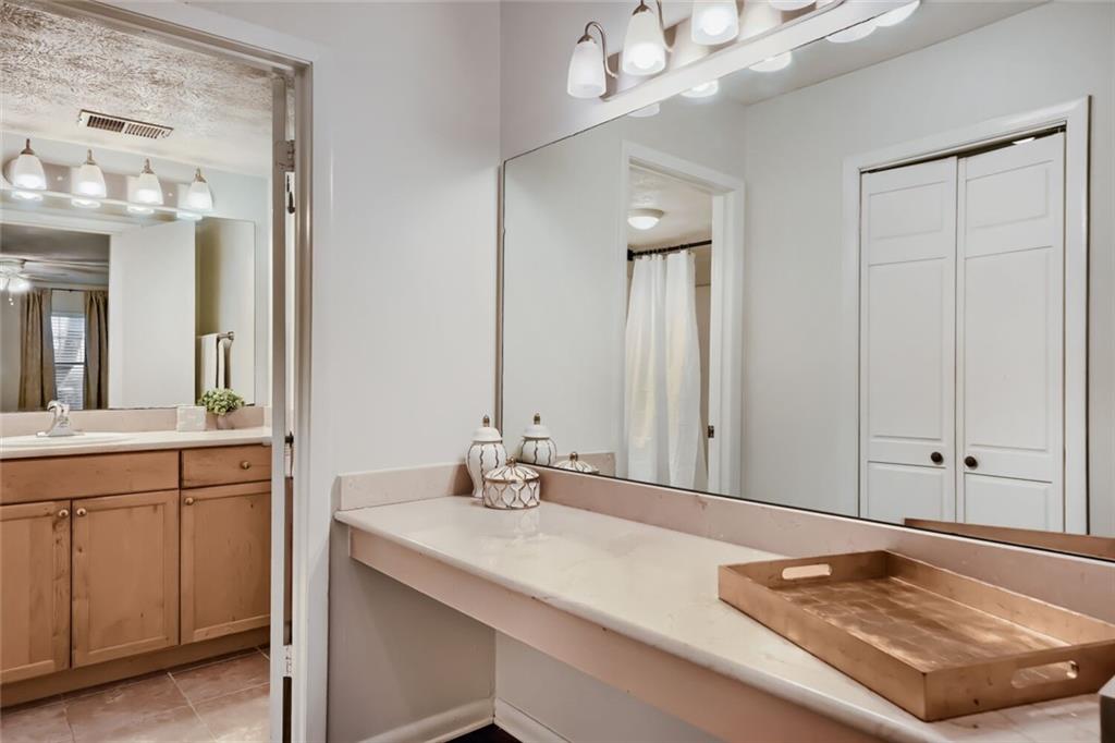 1150 Collier Road Northwest, Unit H10 Atlanta, GA 30318 - Photo 16 of 32 Gallery Image 16