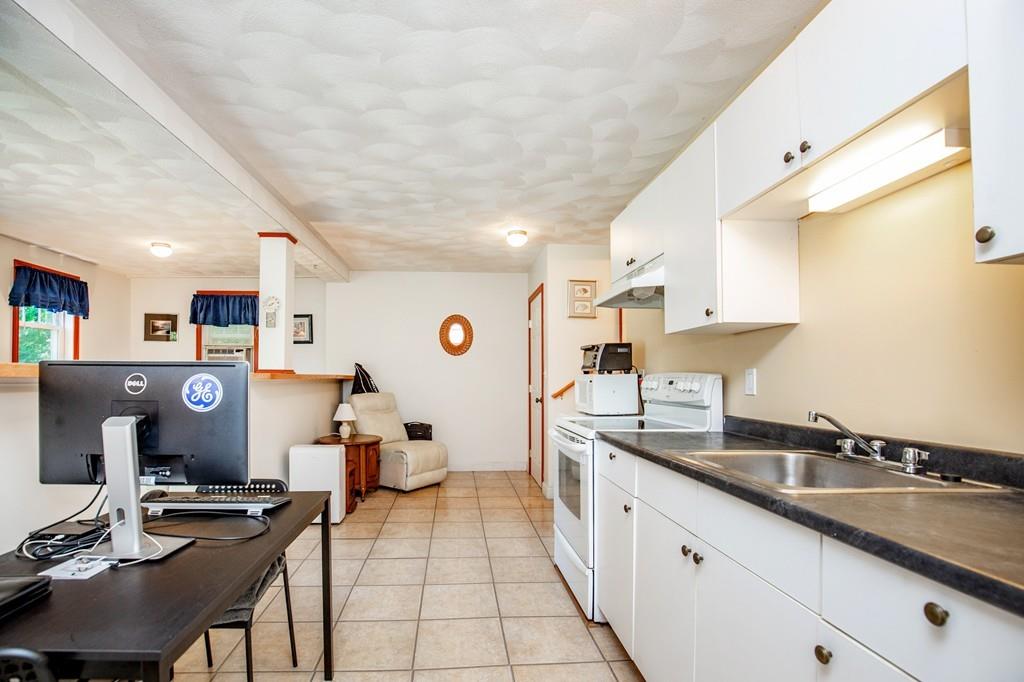 8 Oak Street Middleton, MA 01949 - Photo 18 of 28 Gallery Image 18