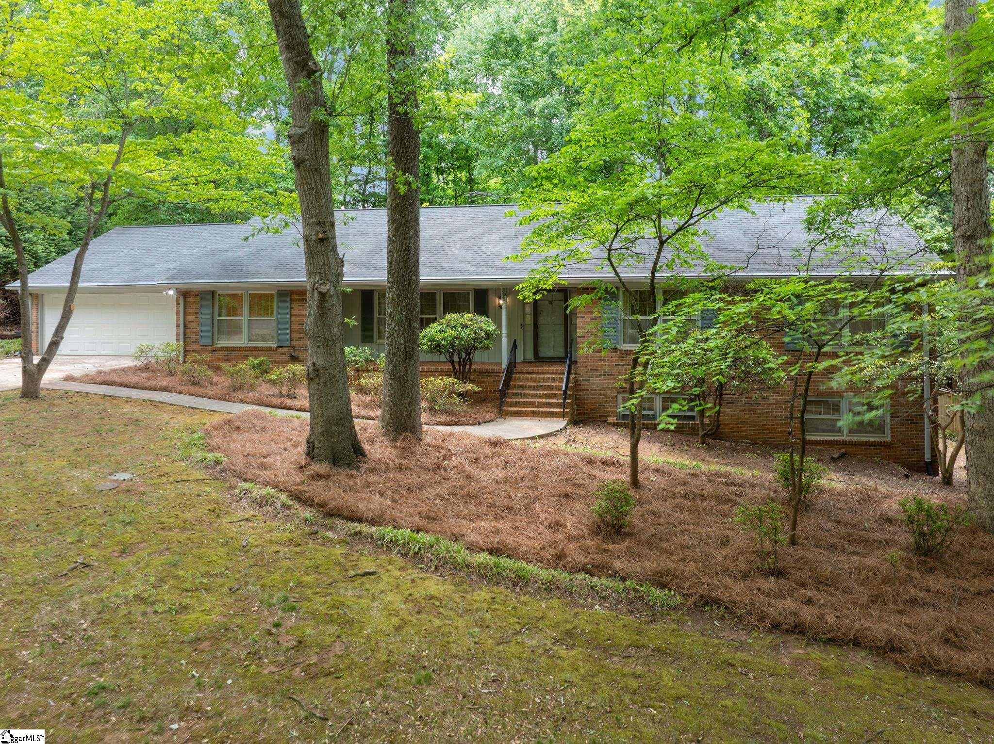 205 Oak Ridge Court Greer, SC 29650 - Photo 4 of 35