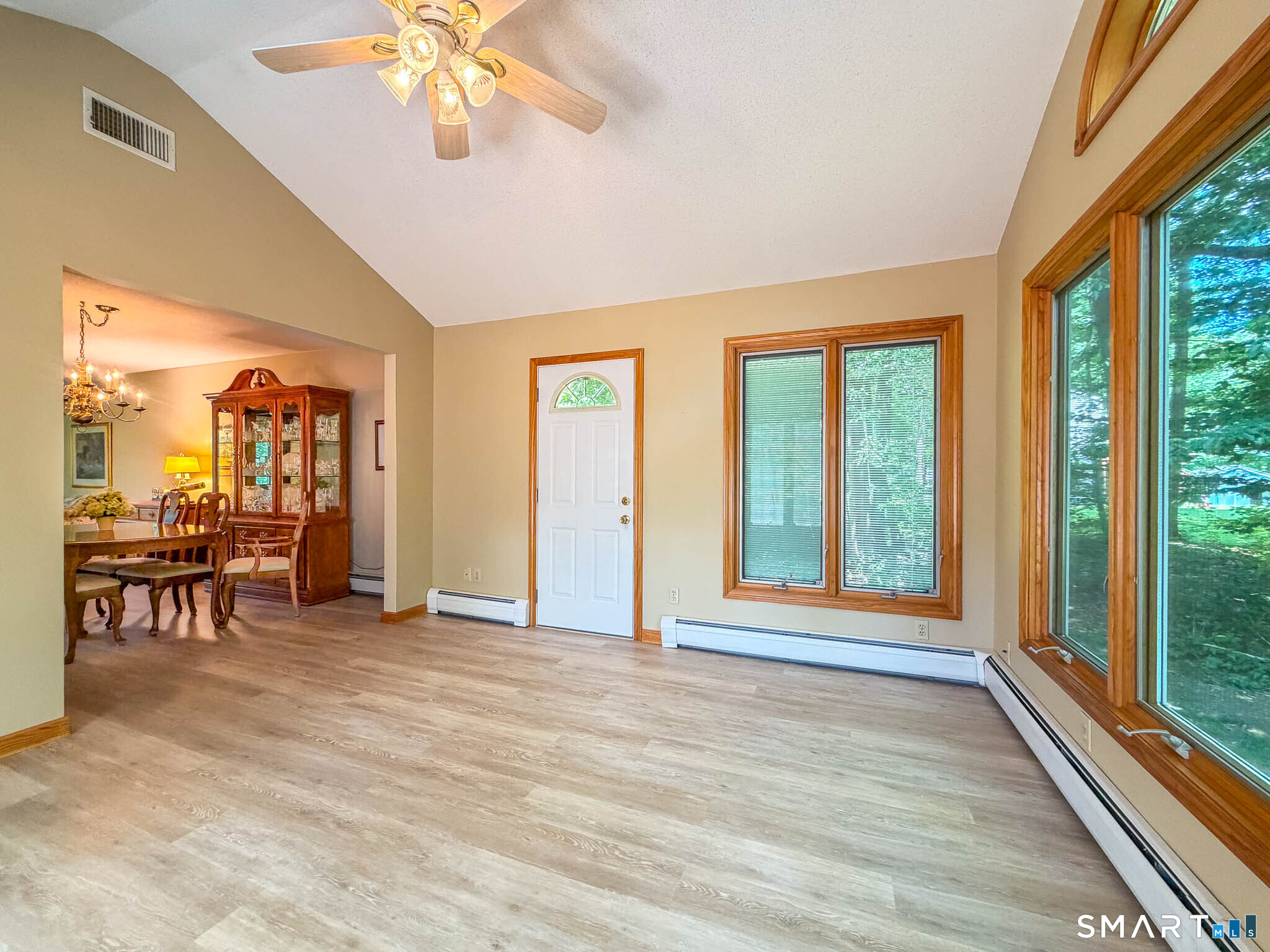 1258 Saybrook Road Middletown, CT 06457 - Photo 9 of 40