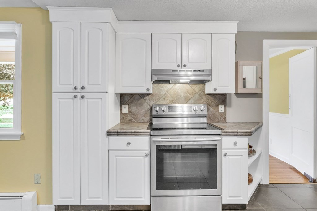212 Burbank Road Longmeadow, MA 01106 - Photo 11 of 40 Gallery Image 11
