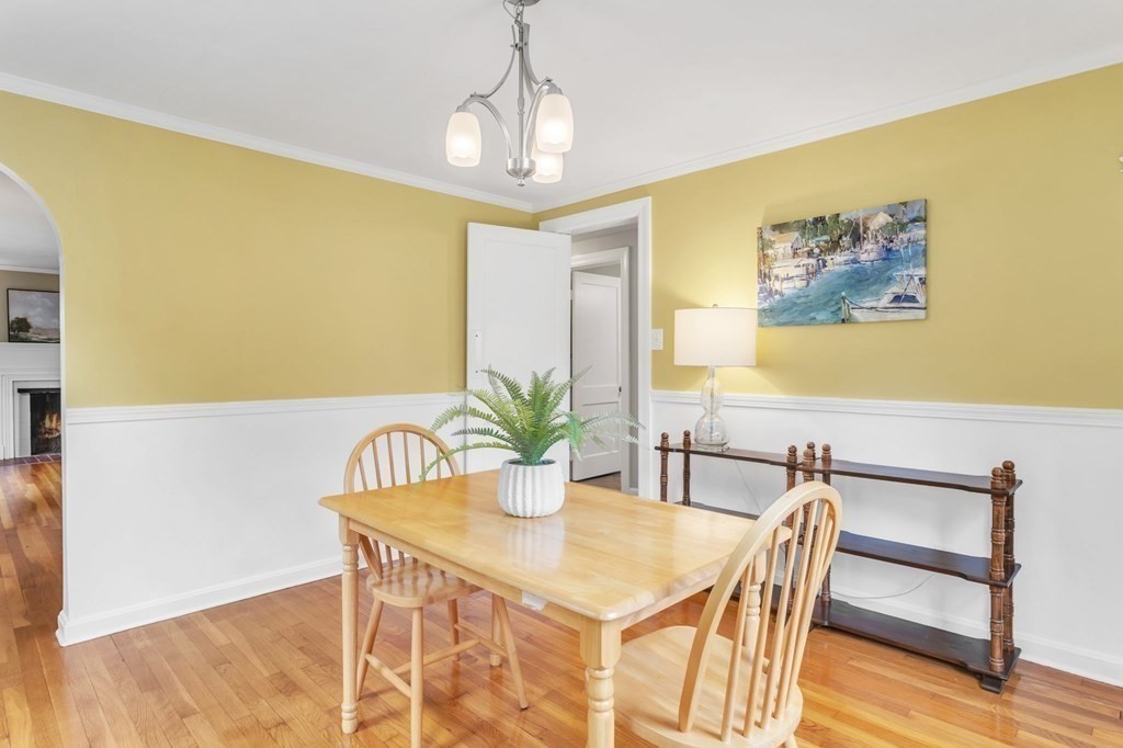 212 Burbank Road Longmeadow, MA 01106 - Photo 8 of 40 Gallery Image 8